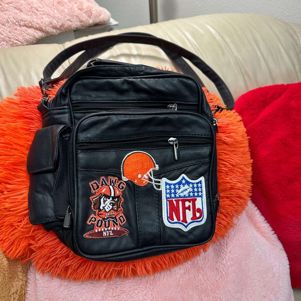 RARE Vintage Cleveland Browns Leather Logo Travel Bag